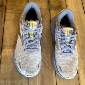 Brooks Ghost 14 Purple Running Sneaker Size 7.5B.   (1203561B566)